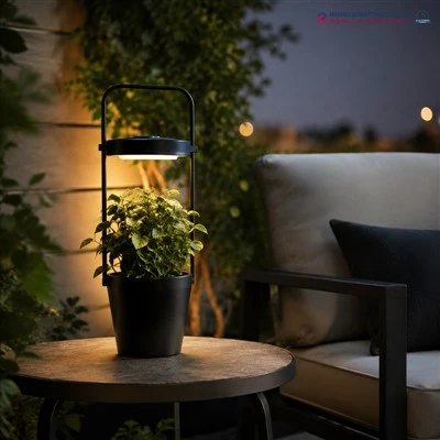 Blomsterpotte med solcellelampe
